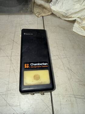 G2494 Chamberlain Vintage Garage Door Opener Wall Control Model Rare Type
