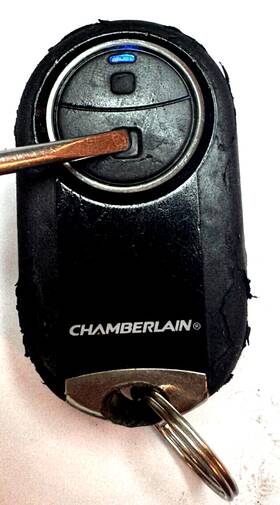 Hbw8360 Chamberlain Mc1000 Blue Led Clicker 2-button Garage Door Opener Remote Control