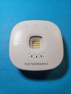 Myq-g0401-es Chamberlain Myq-g04 White Wireless Smart Garage Hub As Seen