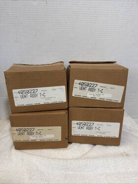 Raynor Garage Door 4050227 Set Of 4 Vent Assemblies 4050227-ordered 1990-unused In Box