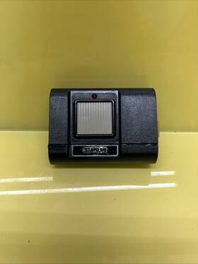 105010 Stanley 1050 Garage Door Opener Remote Transmitter With Clip Tested &works